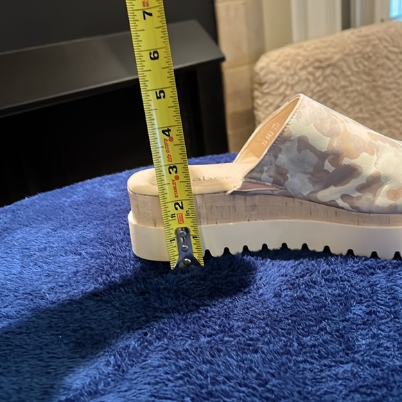 Gabor Mules with Soft Color Camo Print - Picture 7 of 7